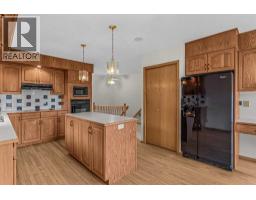 Family room - 522 Grotto Road, Canmore, AB T1W1J2 Photo 8
