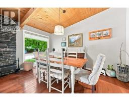 Primary Bedroom - 6 Varcourt Place Nw, Calgary, AB T3A0G8 Photo 9