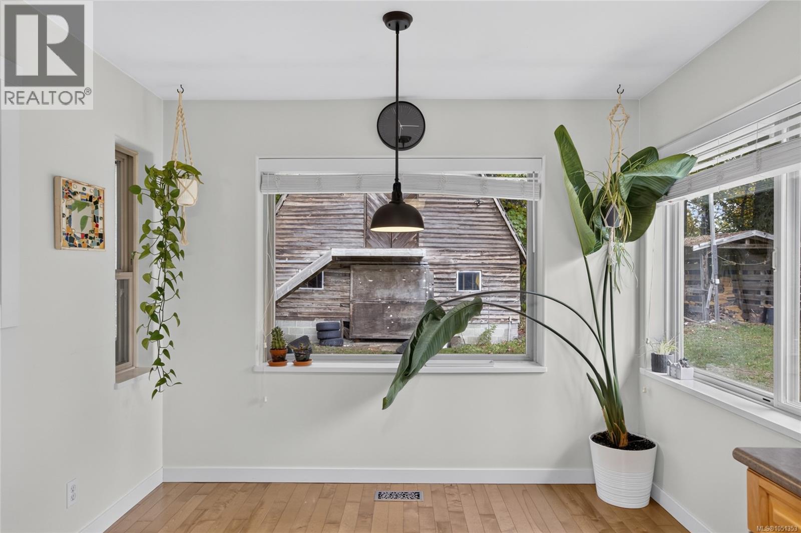 936 Arden Rd - Image 26