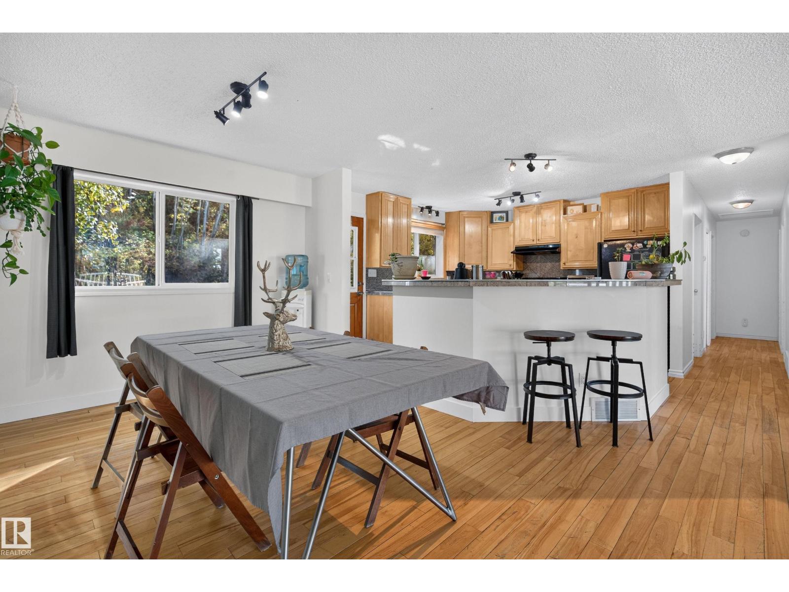 116 Lakeshore Drive - Image 14