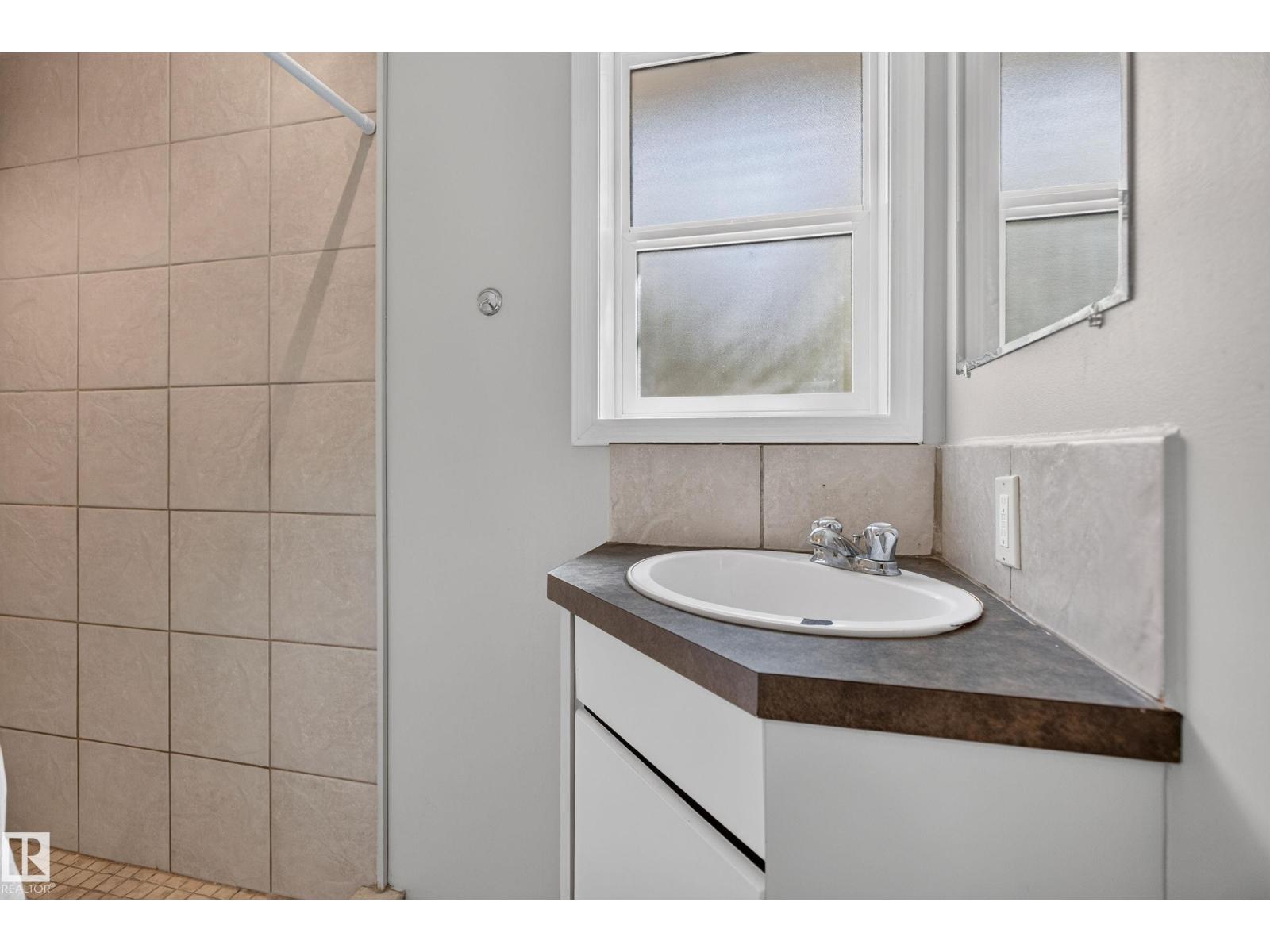 116 Lakeshore Drive - 20