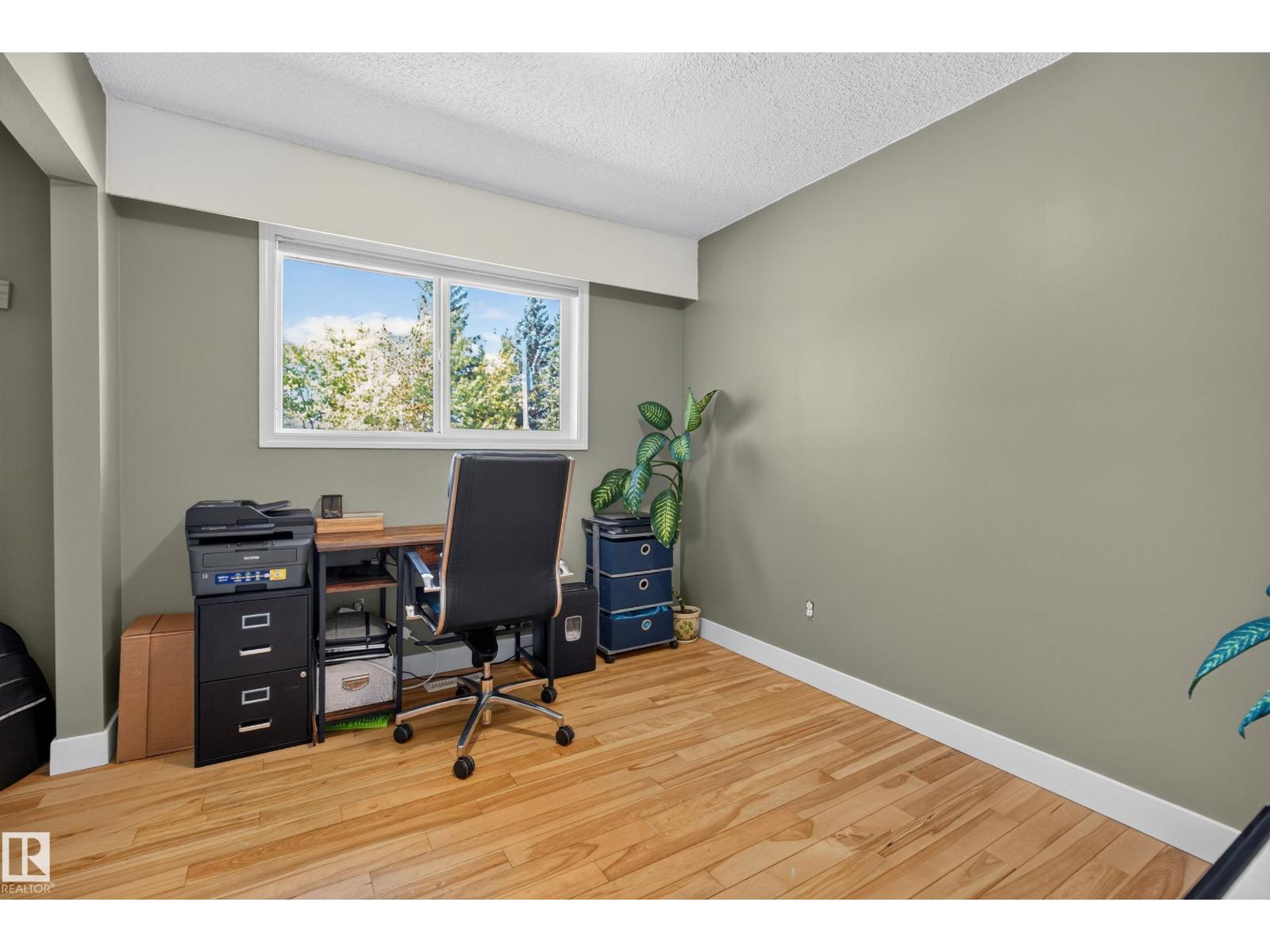 116 Lakeshore Drive - Image 23