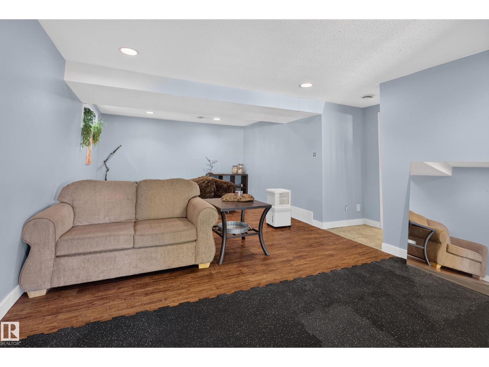 116 Lakeshore Drive - 7