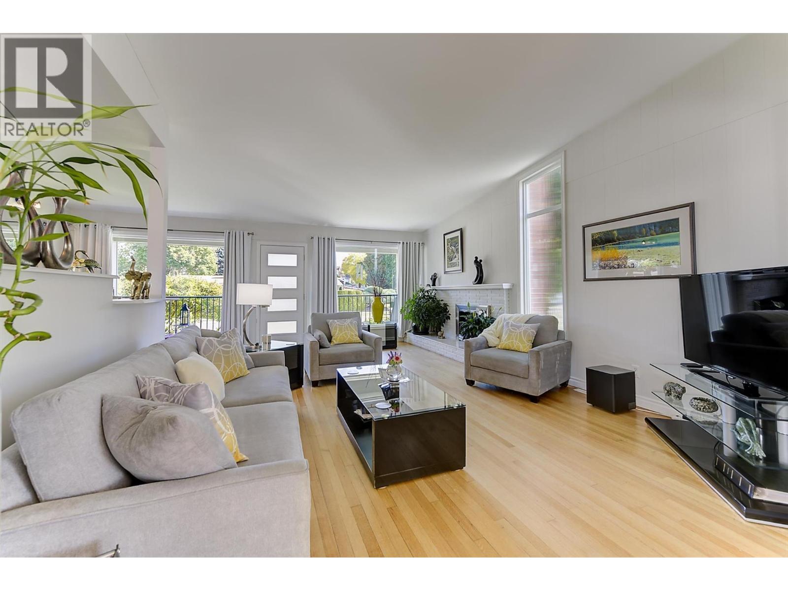 1296 Kelglen Crescent, Kelowna