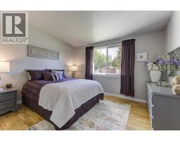 1296 Kelglen Crescent, Kelowna, BC V1Y6K5 Photo 25