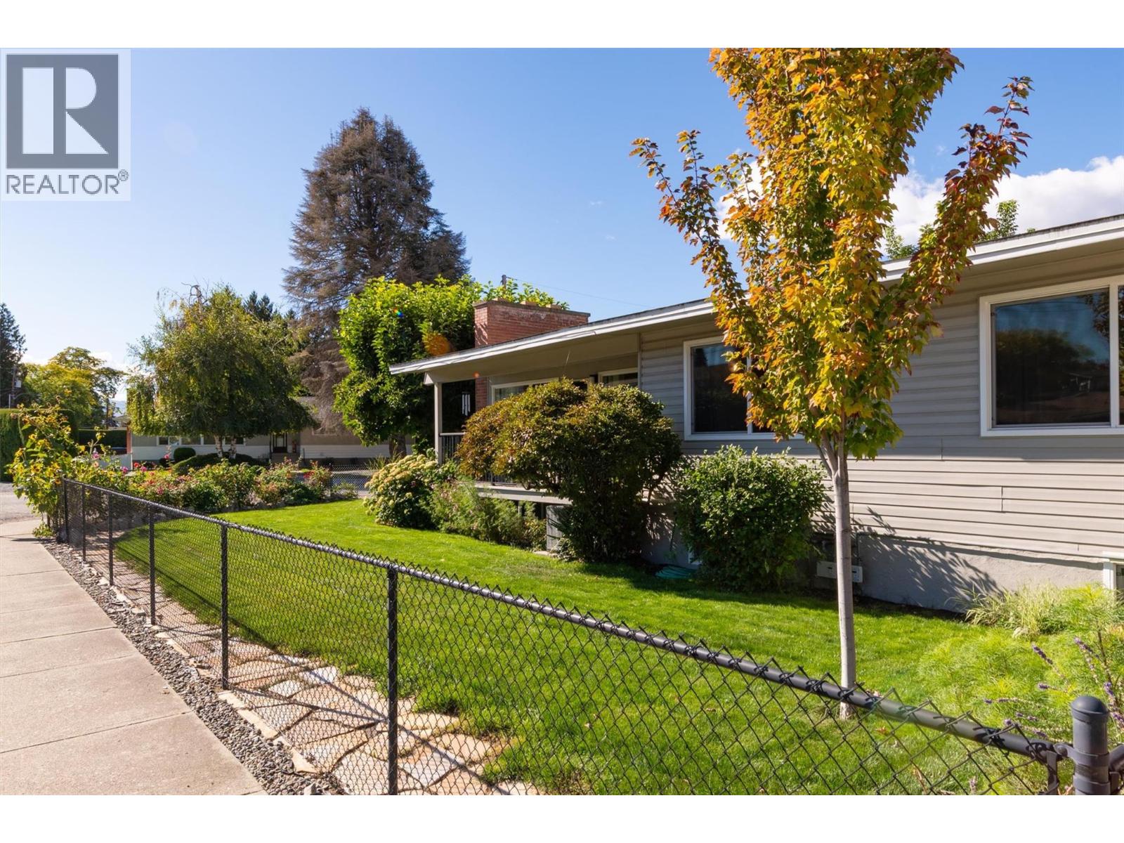 1296 Kelglen Crescent, Kelowna