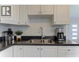 1296 Kelglen Crescent, Kelowna, BC V1Y6K5 Photo 18