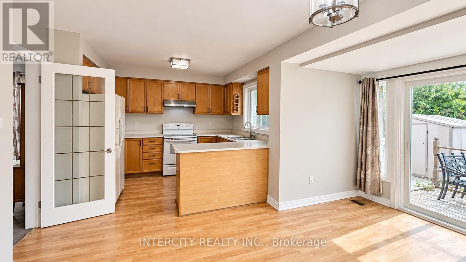 159 MOFFATT AVENUE - 18