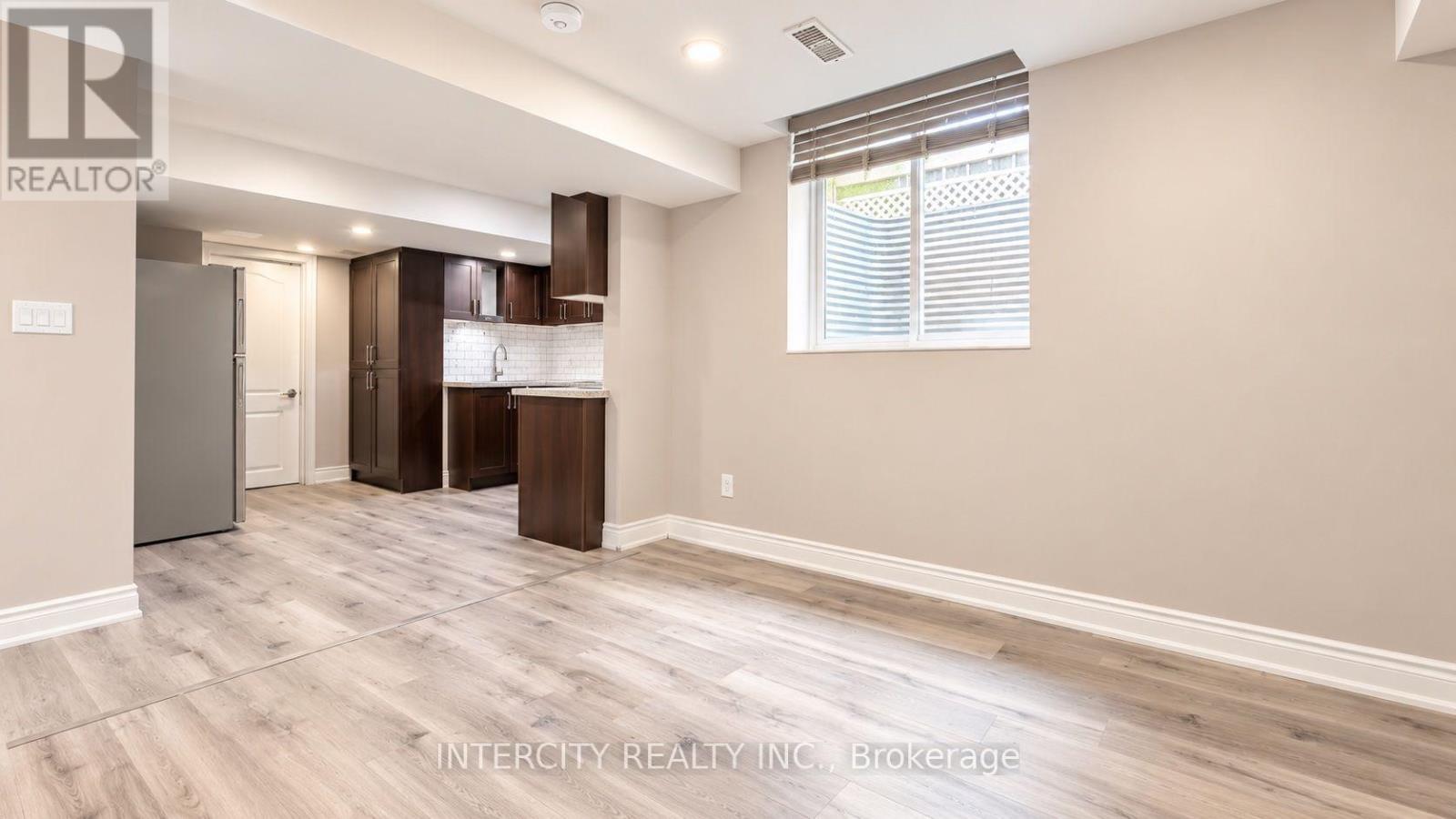 159 MOFFATT AVENUE - 36