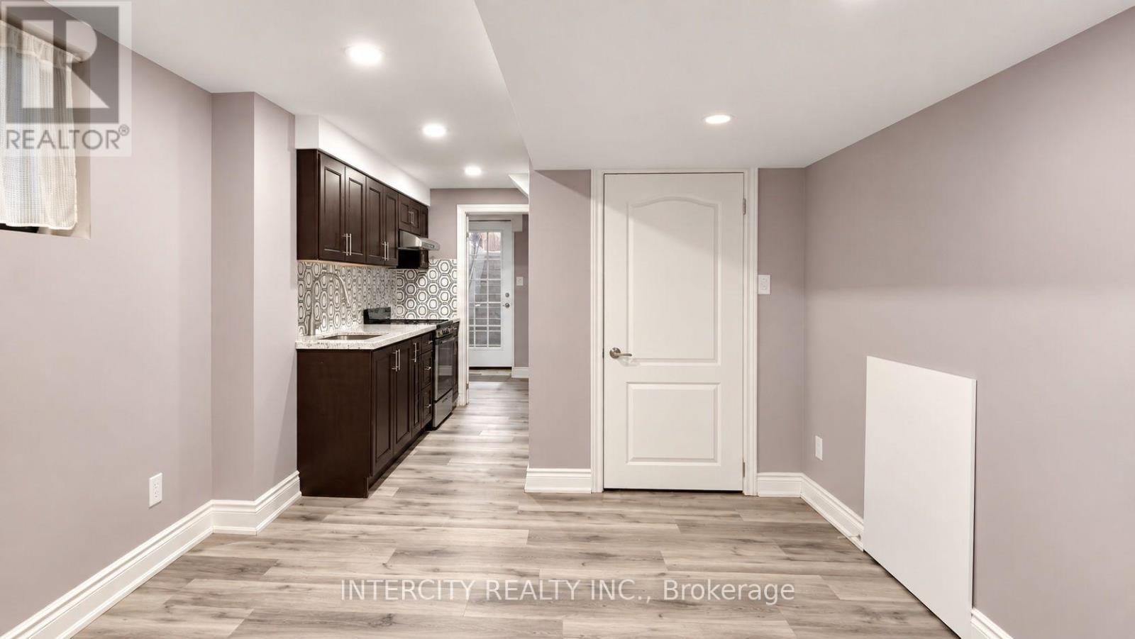 159 MOFFATT AVENUE - 40
