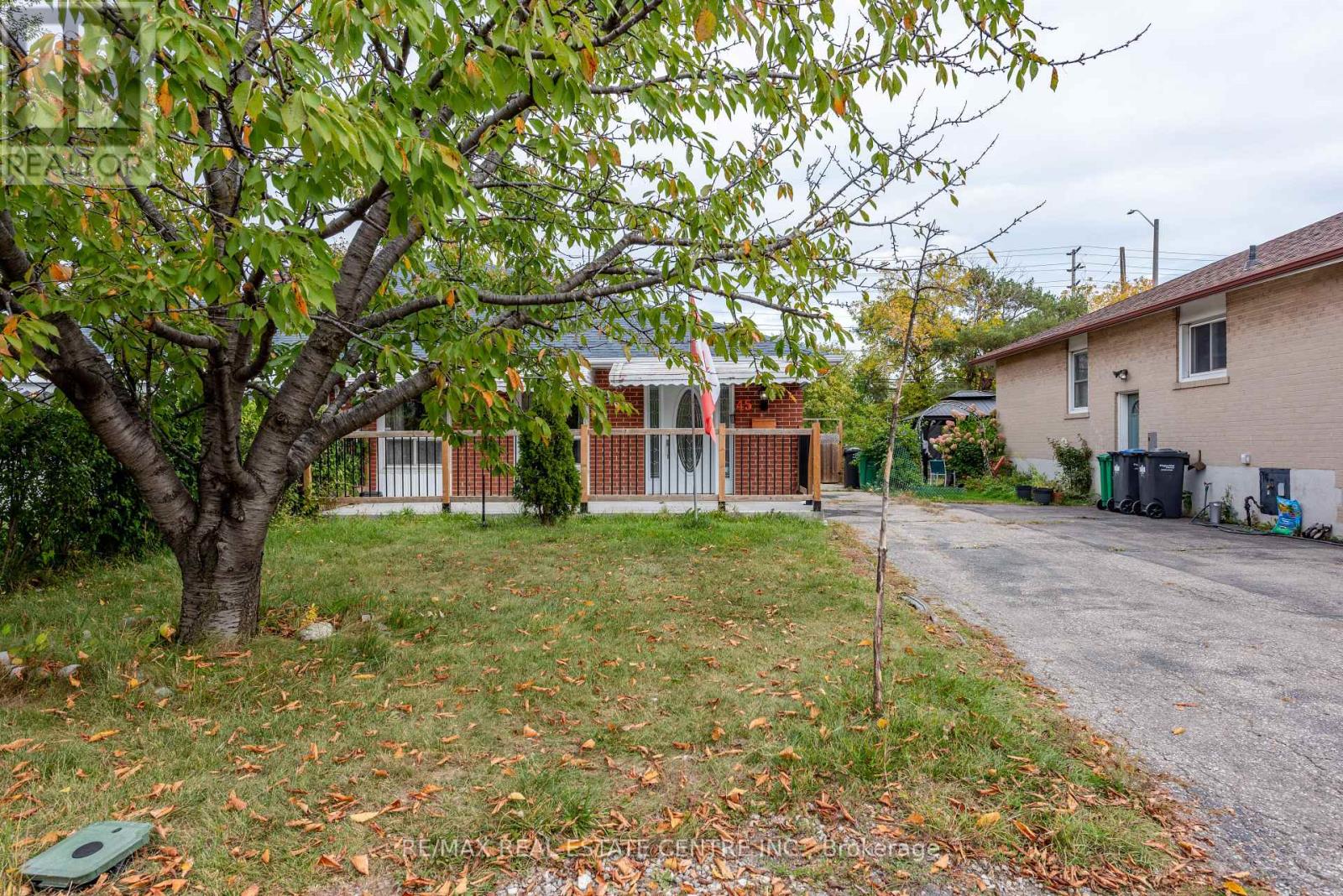 Photo of 45 AUTUMN BOULEVARD