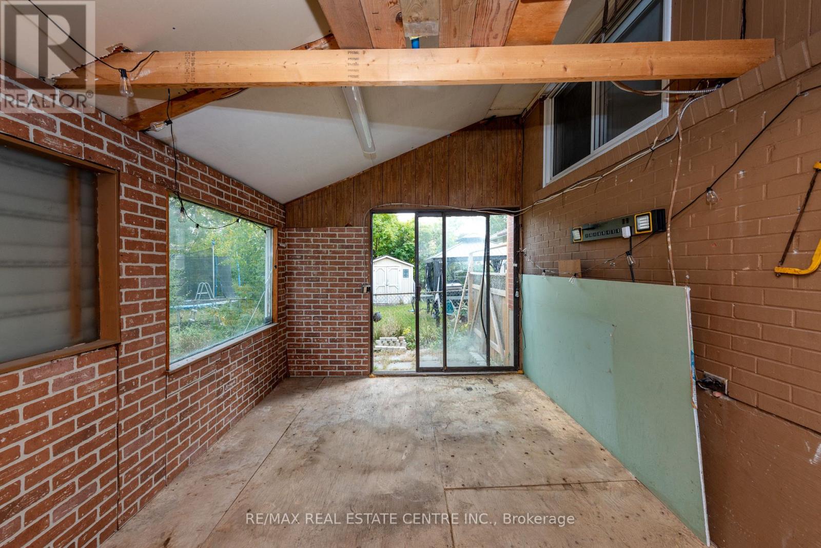 45 AUTUMN BOULEVARD - 44