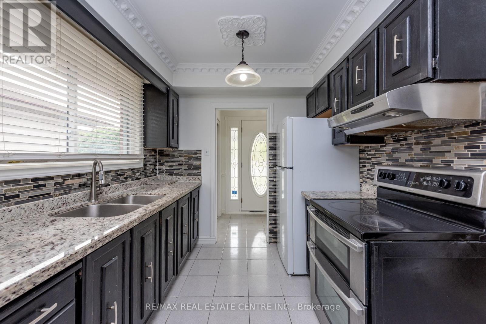 Photo of 45 AUTUMN BOULEVARD