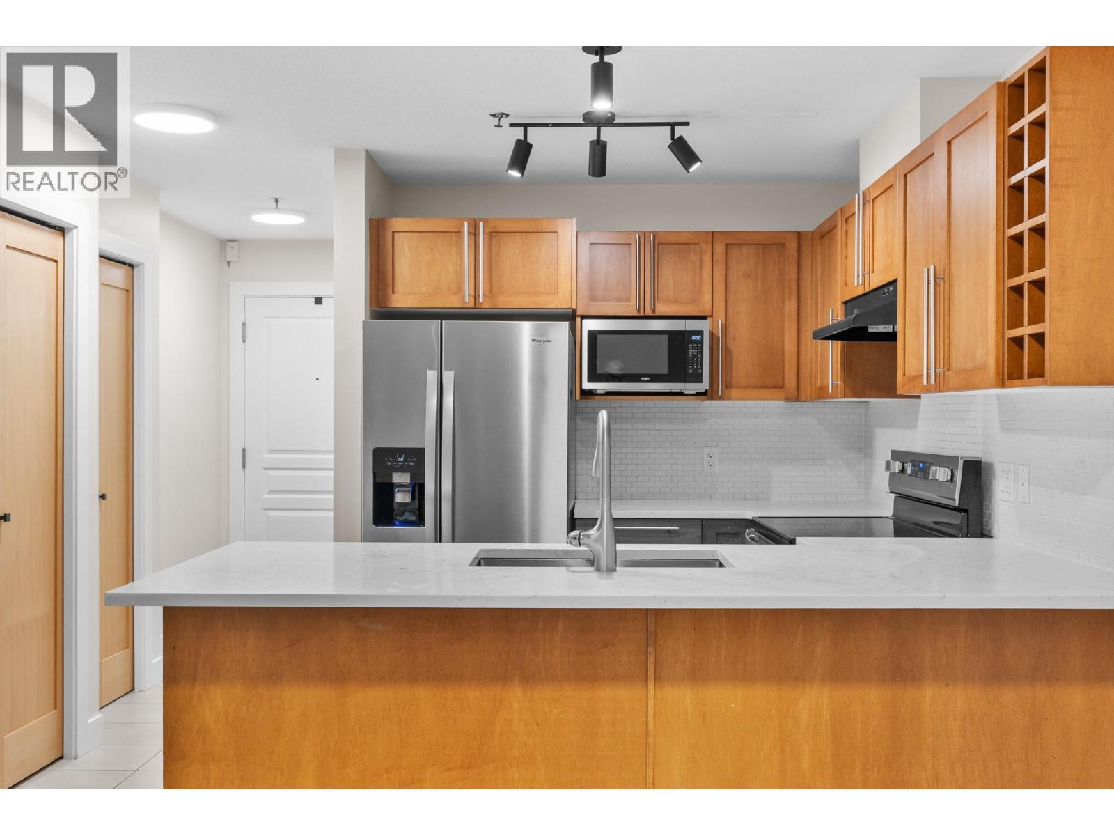 1083 Sunset Drive Unit# 211, Kelowna
