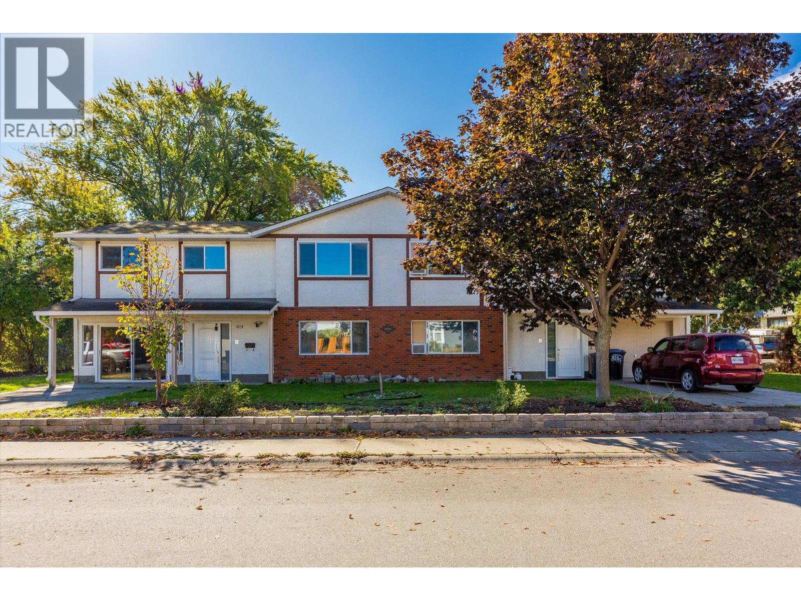 1011-1013 Lawson Avenue, Kelowna