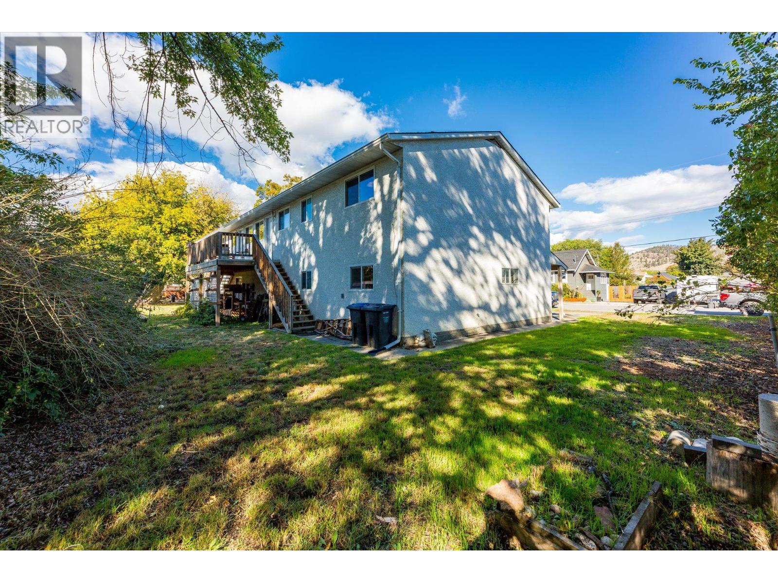 1011-1013 Lawson Avenue, Kelowna