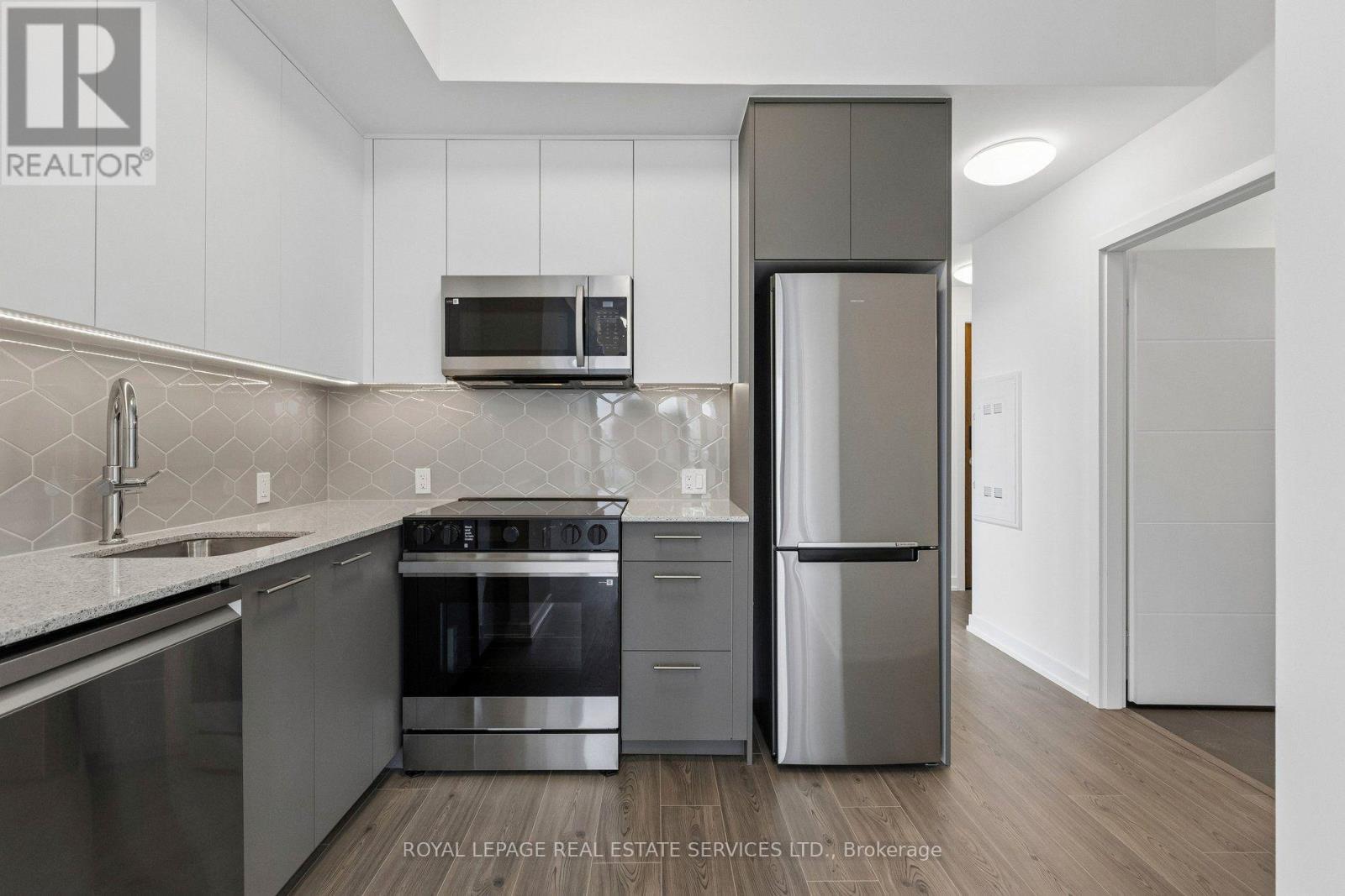 30 Francis Street South — photo 4