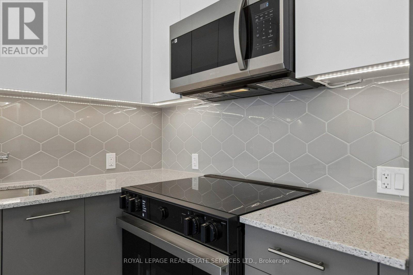 30 Francis Street South — photo 7