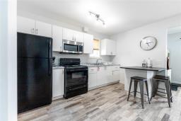 Primary Bedroom - 585 Deniset Street, Winnipeg, MB R2J0P2 Photo 9