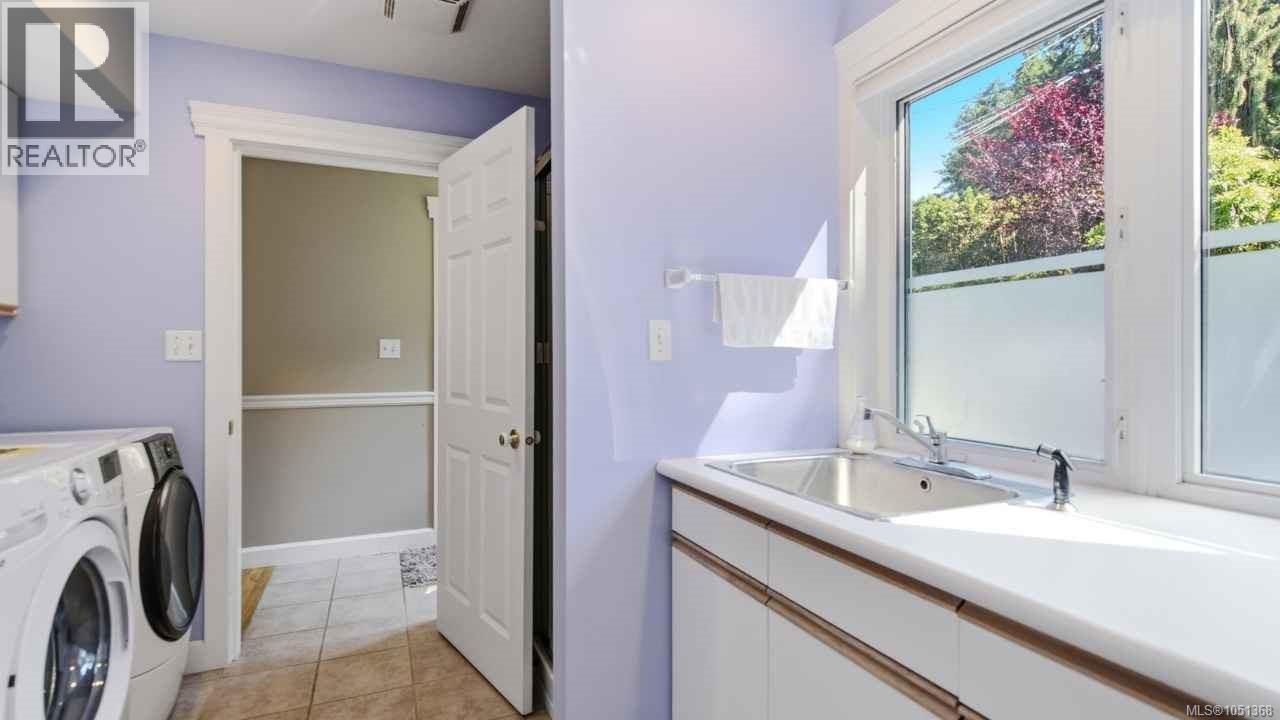 302 Roland Rd - Image 16