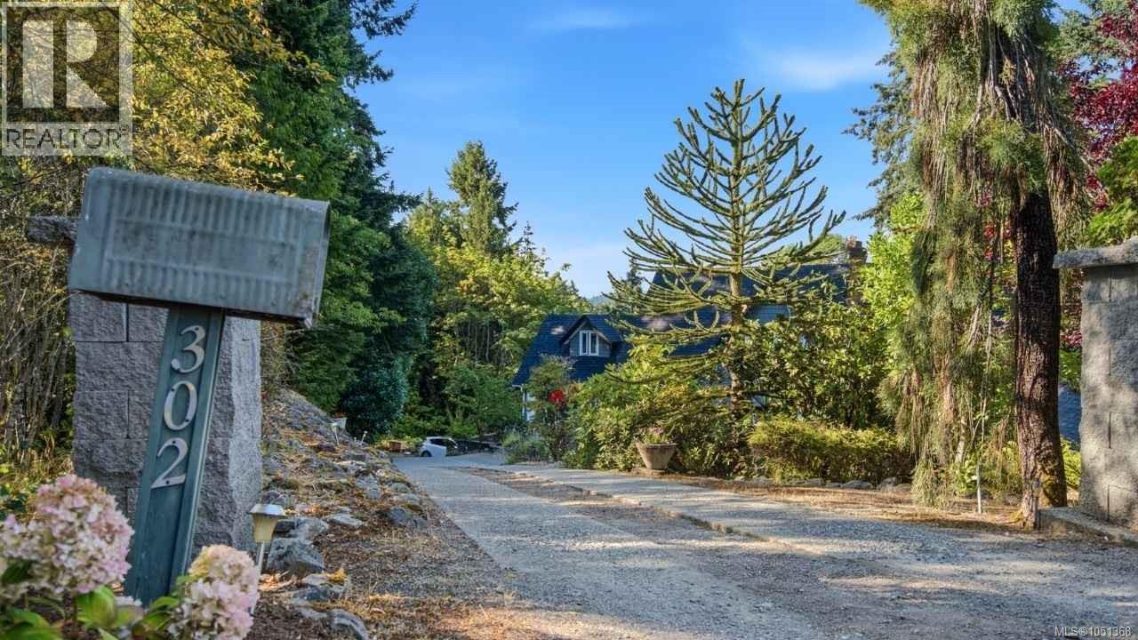 302 Roland Rd - 52