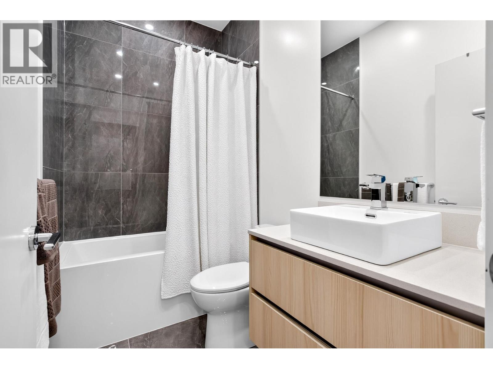 Photo of 3103 5333 GORING STREET 19