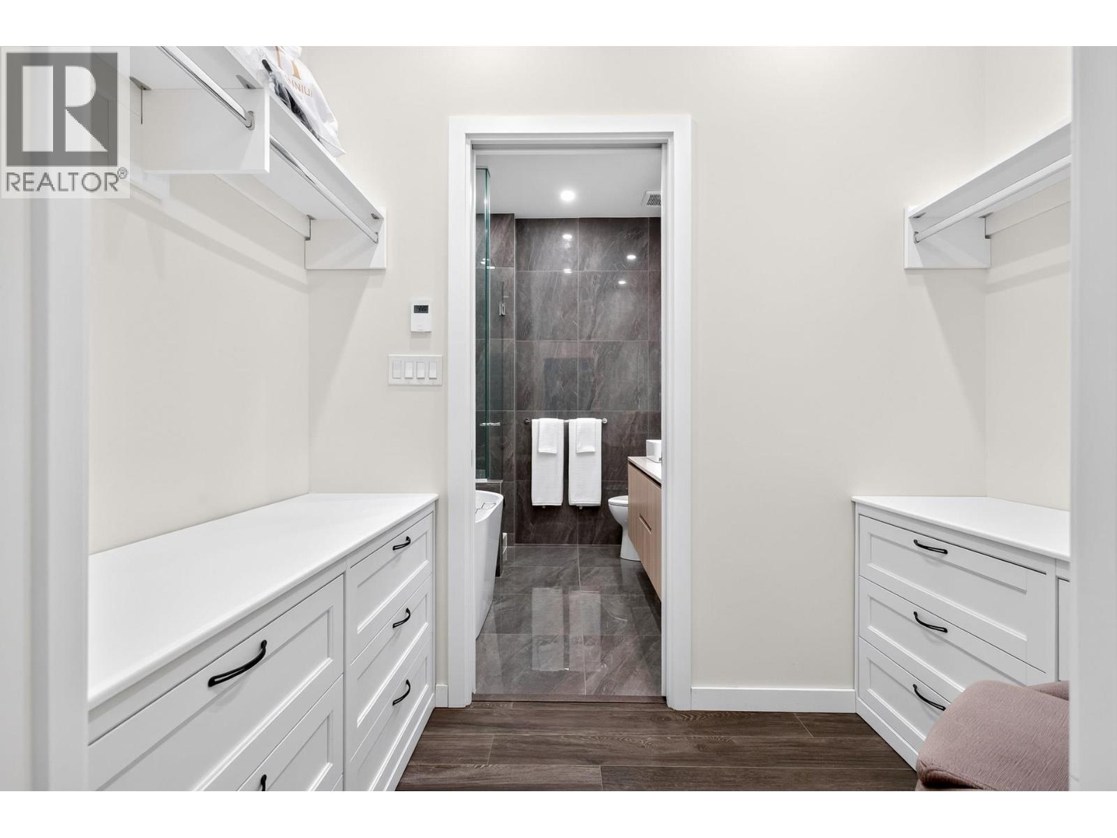 Photo of 3103 5333 GORING STREET 15