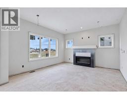844 Hampshire Crescent NE - photo 3