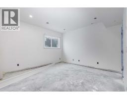 844 Hampshire Crescent NE - photo 38