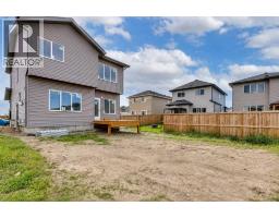 844 Hampshire Crescent NE - photo 46