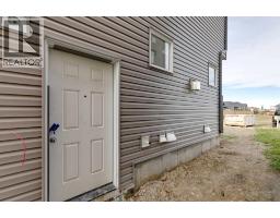 844 Hampshire Crescent NE - photo 47
