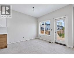 844 Hampshire Crescent NE - photo 7