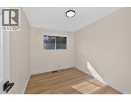 Kitchen - 63 Beaconsfield Crescent Nw, Calgary, AB T3K1W5 Photo 13