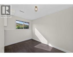 63 Beaconsfield Crescent Nw, Calgary, AB T3K1W5 Photo 22