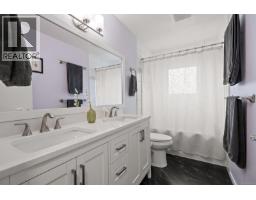 3988 Larchwood Dr, Saanich, BC V8N3P5 Photo 15