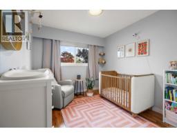 3988 Larchwood Dr, Saanich, BC V8N3P5 Photo 18