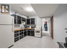 3988 Larchwood Dr, Saanich, BC V8N3P5 Photo 26