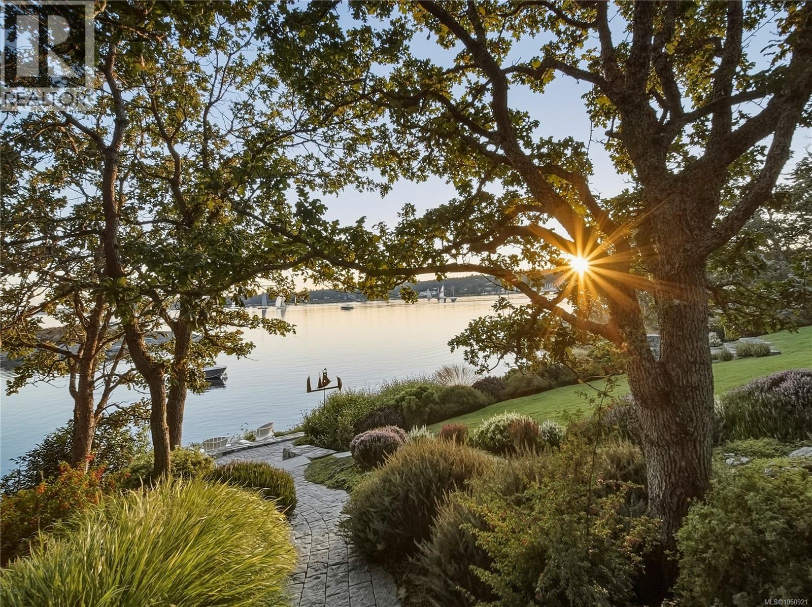  2861 Sea View Road, Saanich