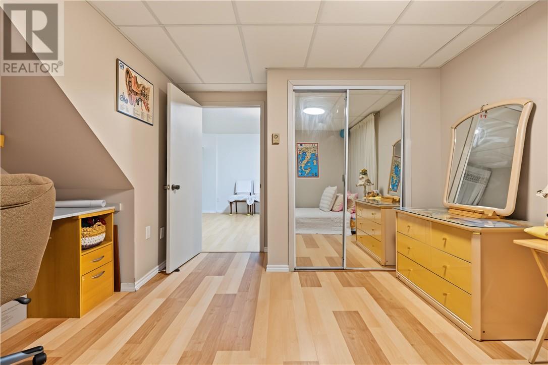2003 Armstrong Street - Image 40