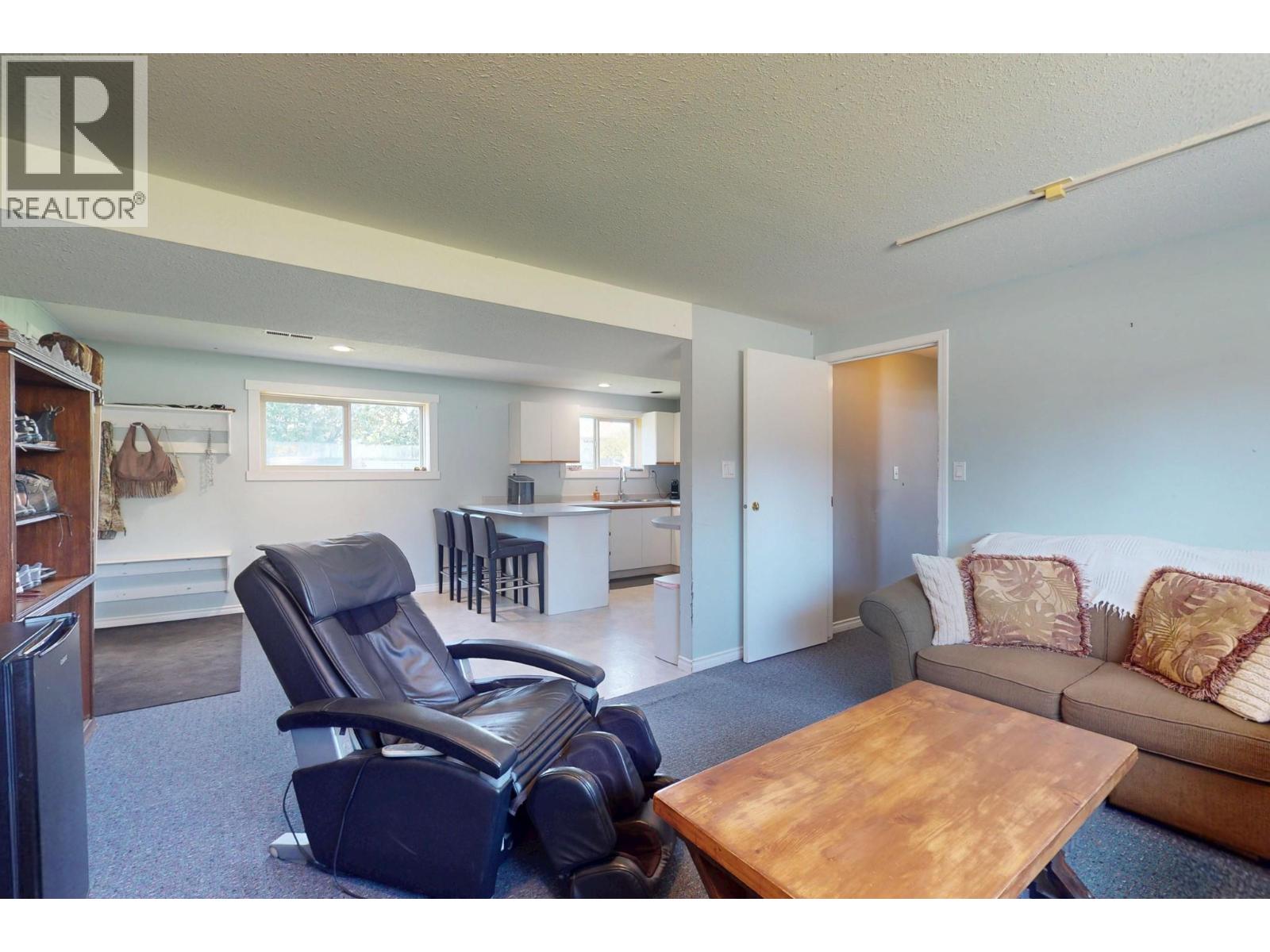 620 Ziprick Road - 32