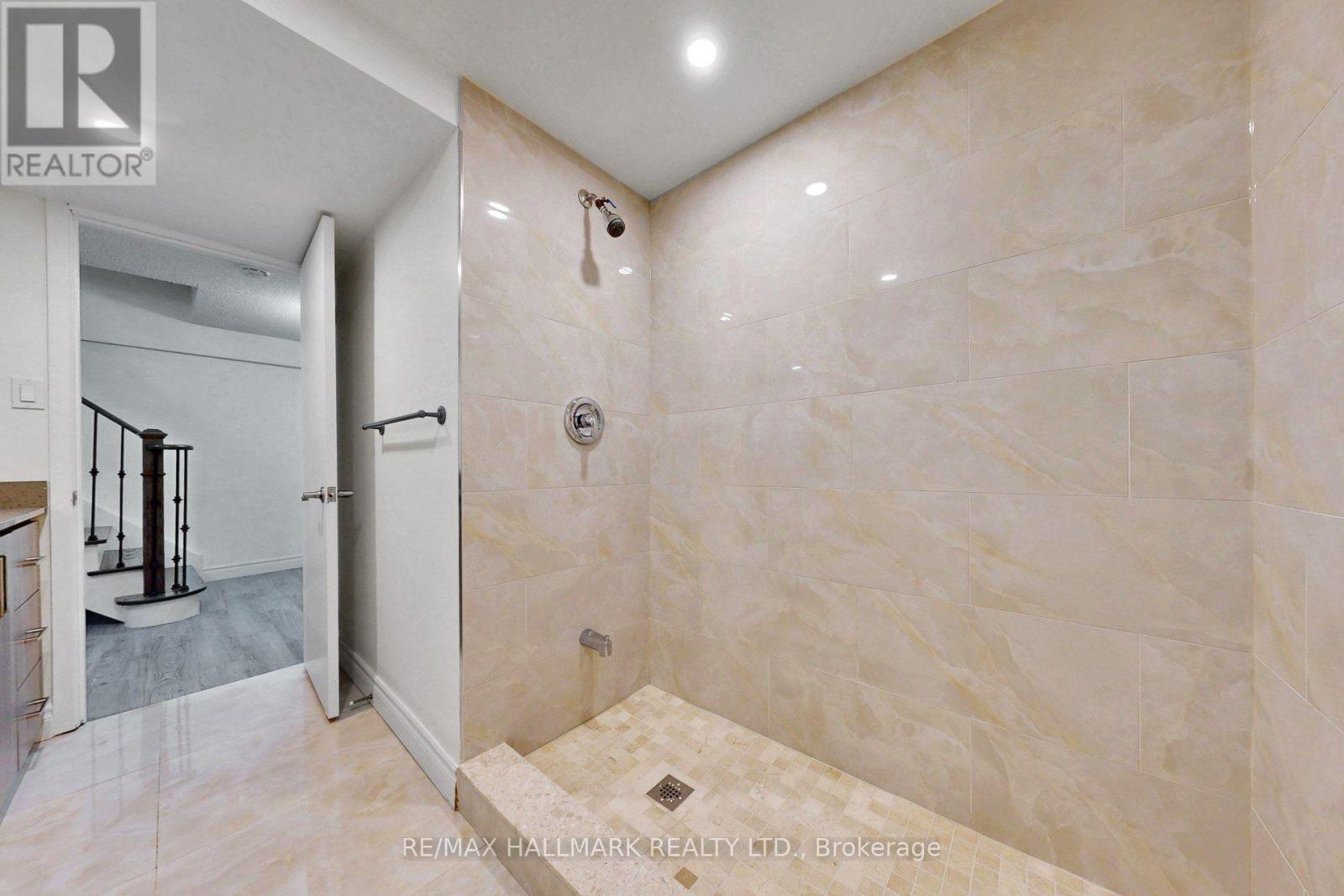 22 PINING ROAD - 32