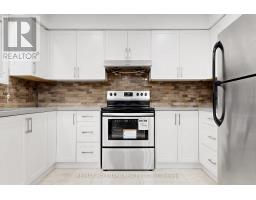 Bedroom 3 - 22 Pining Road, Markham, ON L3T5N6 Photo 10