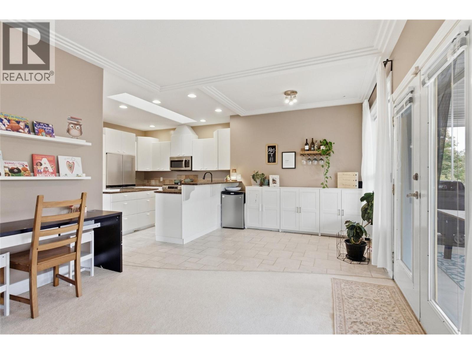 2025 Panorama Court - Image 22
