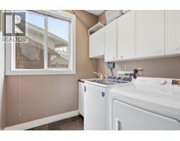2025 Panorama Court, Kamloops, BC V2E2S1 Photo 23
