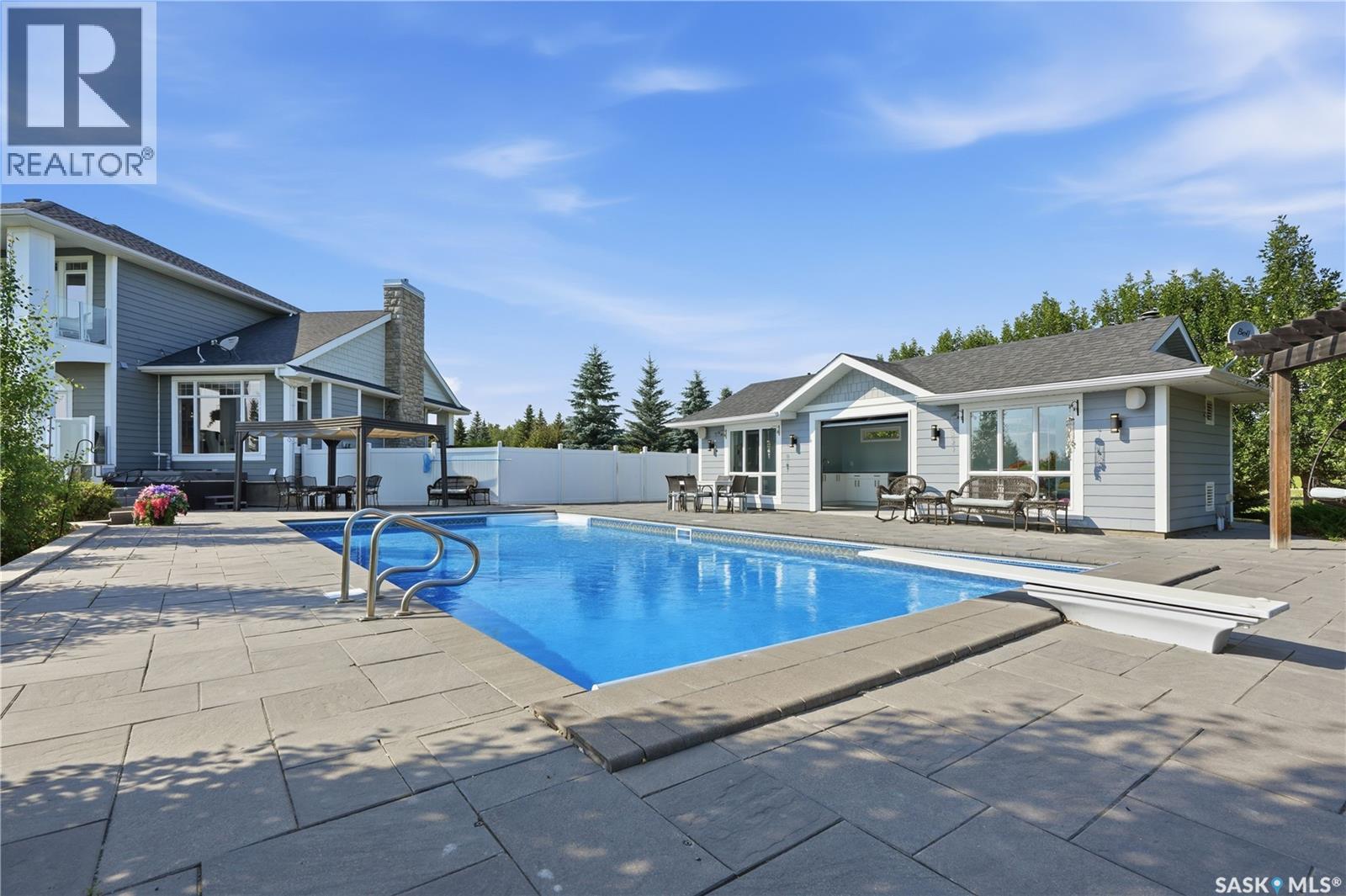 11 Mandalay DRIVE - 3