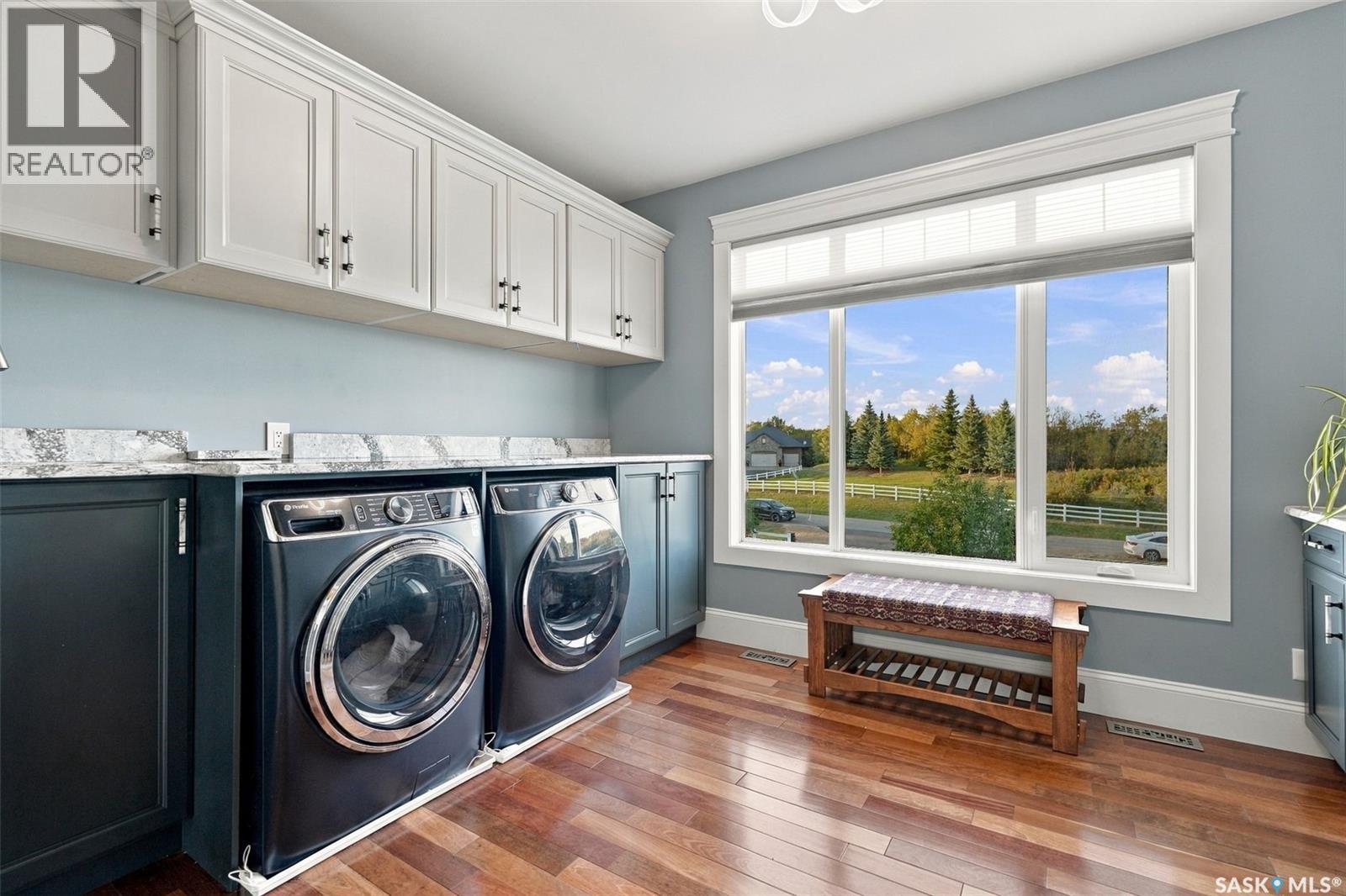 11 Mandalay DRIVE - 38