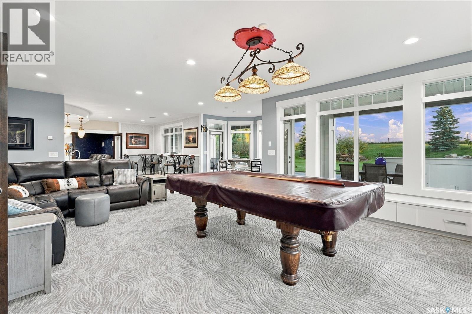 11 Mandalay DRIVE - 53