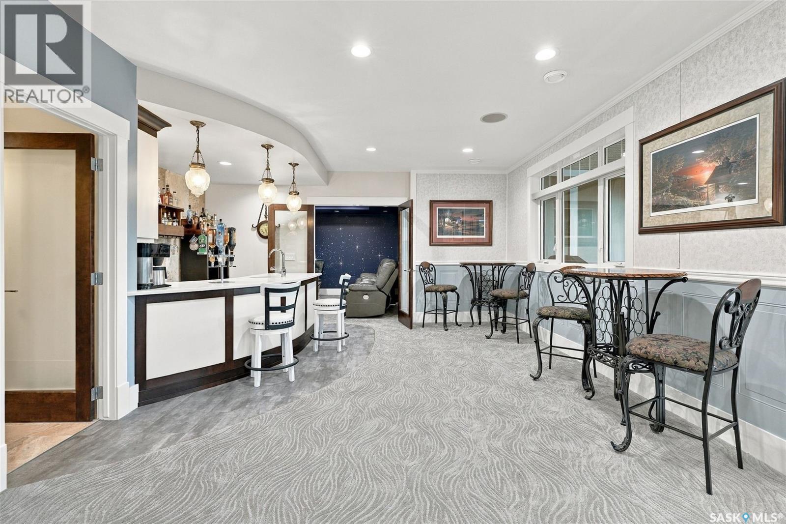 11 Mandalay DRIVE - 55