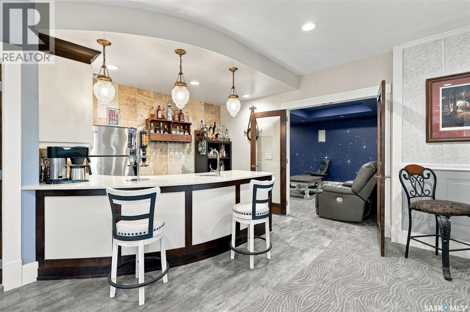 11 Mandalay DRIVE - 56
