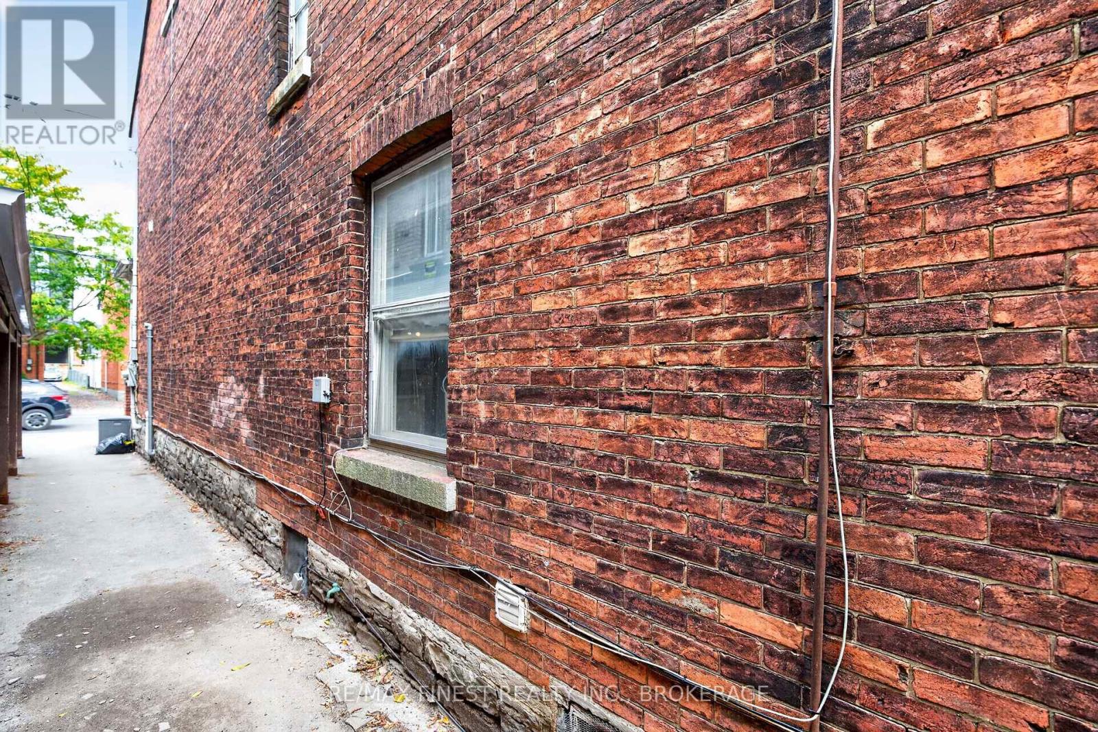 364 BROCK STREET - 13